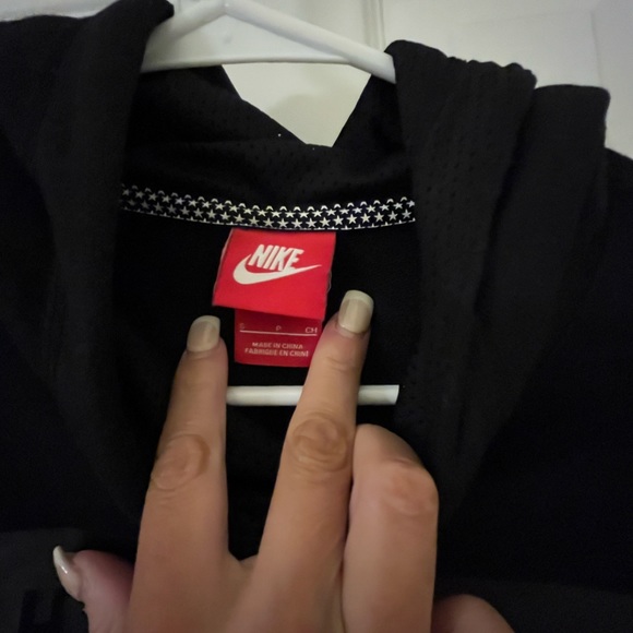 Nike black comfortable jacket for sale men’s size small fits like medium - Picture 6 of 7